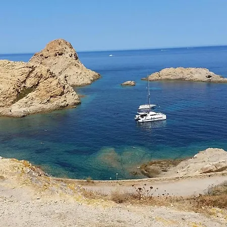 Le Marie Louise - Bord De Mer Lle Rousse Calvi Est * LʼÎle-Rousse